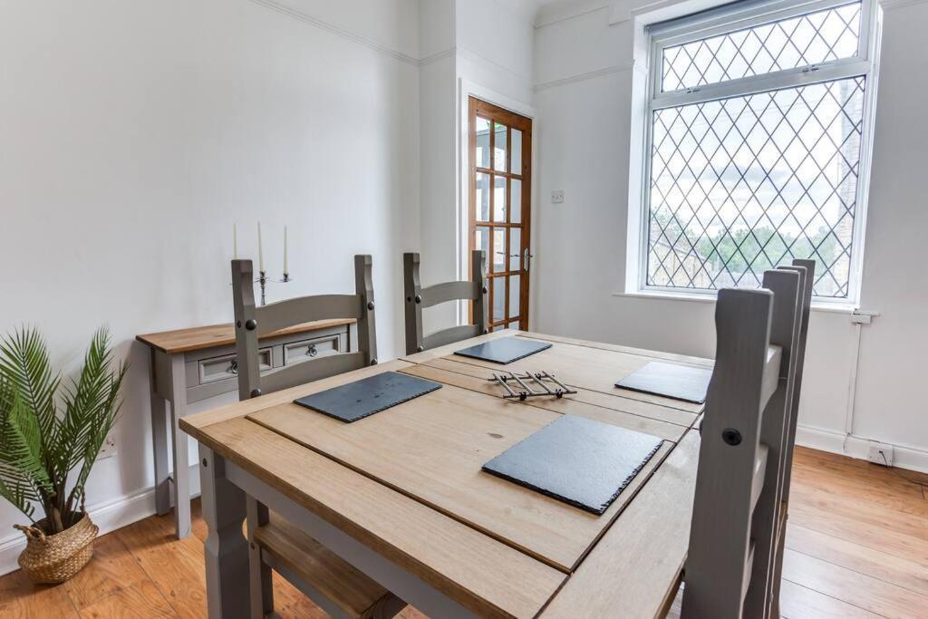Victorian Terrace, East Ardsley Holiday home