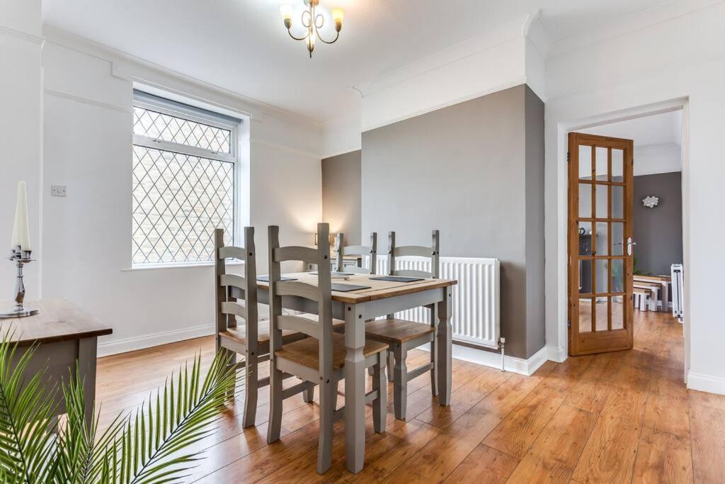 Victorian Terrace, East Ardsley Holiday home Robin Hood