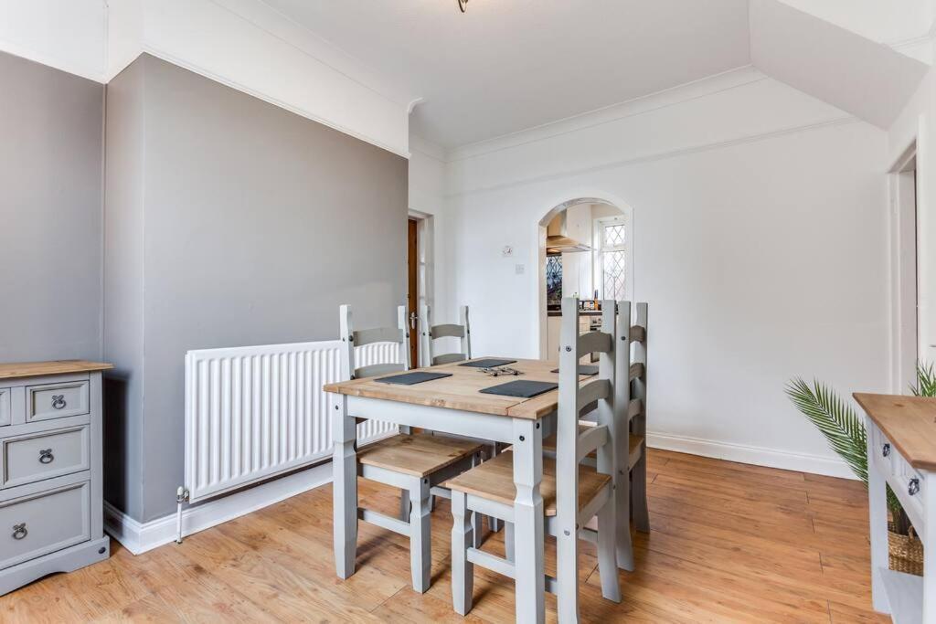 Victorian Terrace, East Ardsley Holiday home *